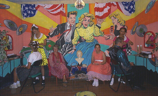 Fifties kapsalon te boeken bij www.kwekel-evenementen.nl