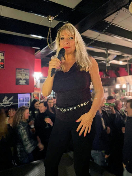 Linda_Maarseveen boekt u bij www.kwekel-evenementen.nl