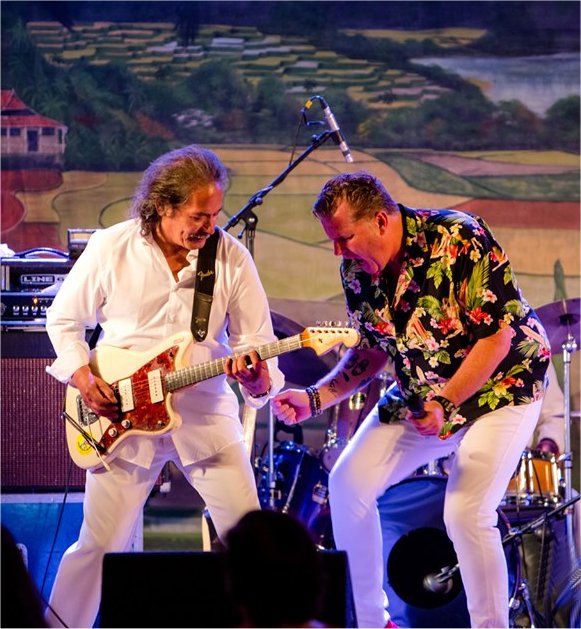 Wally en Java Guitars boekt u bij www.kwekel-evenementen.nl